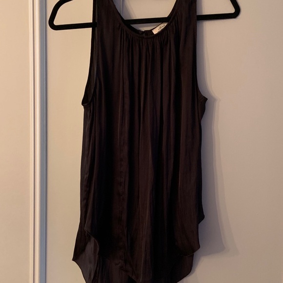 WILFRED aritzia tank top - Picture 2 of 2